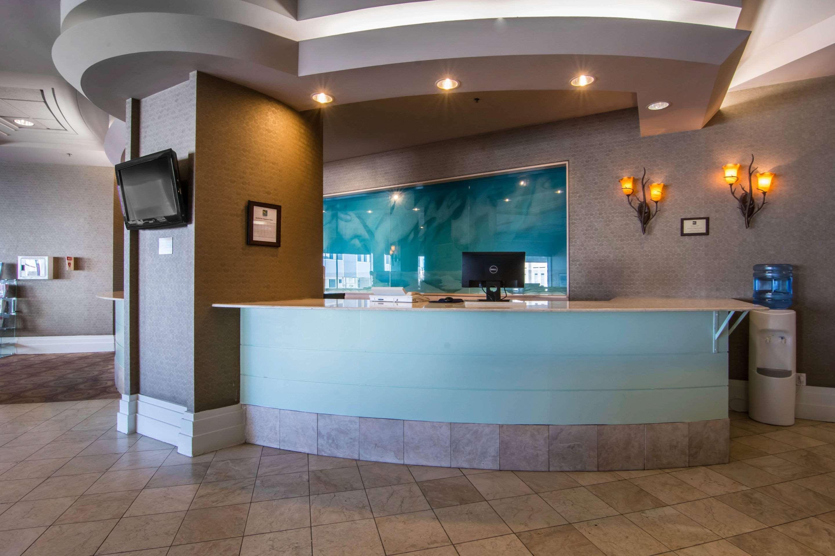 Quality Inn & Suites Єллоунайф Екстер'єр фото