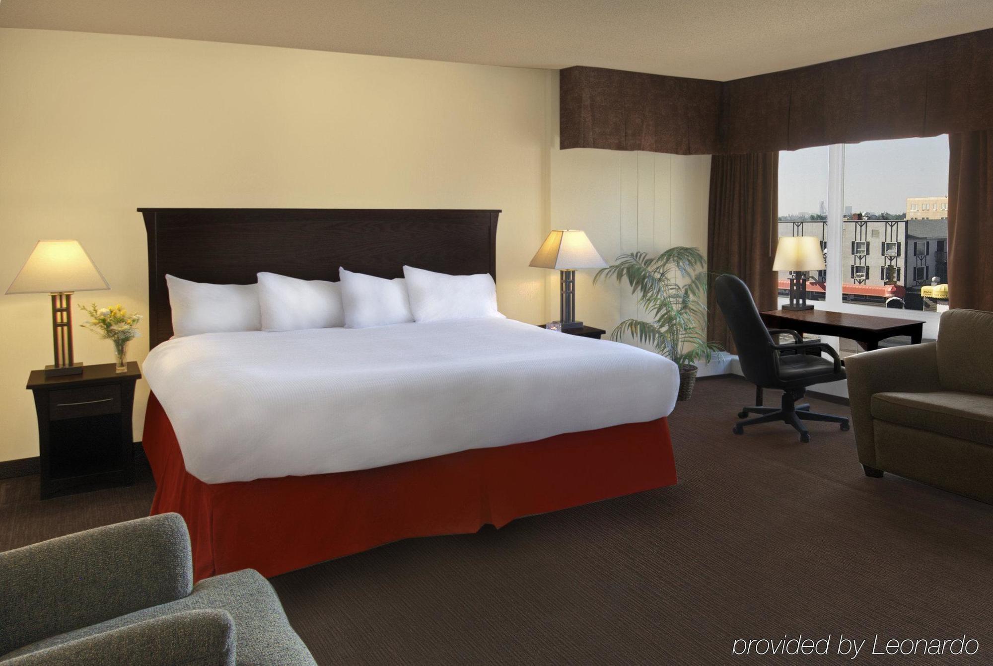 Quality Inn & Suites Єллоунайф Номер фото
