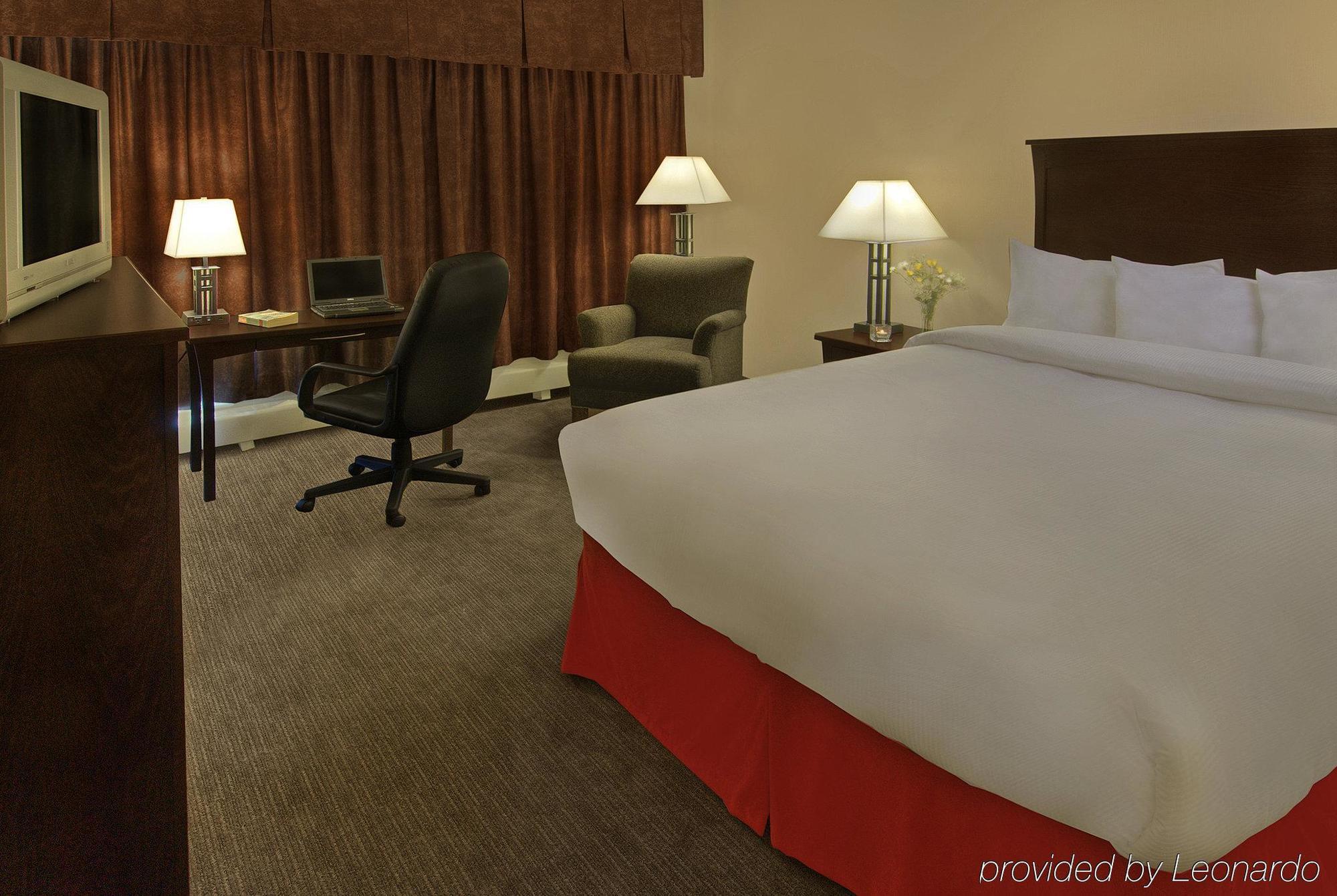 Quality Inn & Suites Єллоунайф Екстер'єр фото
