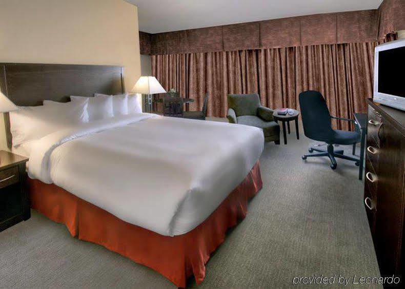 Quality Inn & Suites Єллоунайф Екстер'єр фото